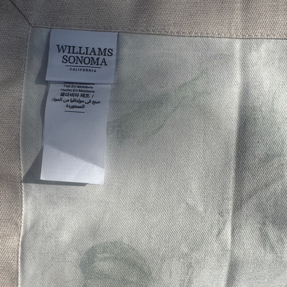 Williams Sonoma Cream and Light Gray Kitchen Towel